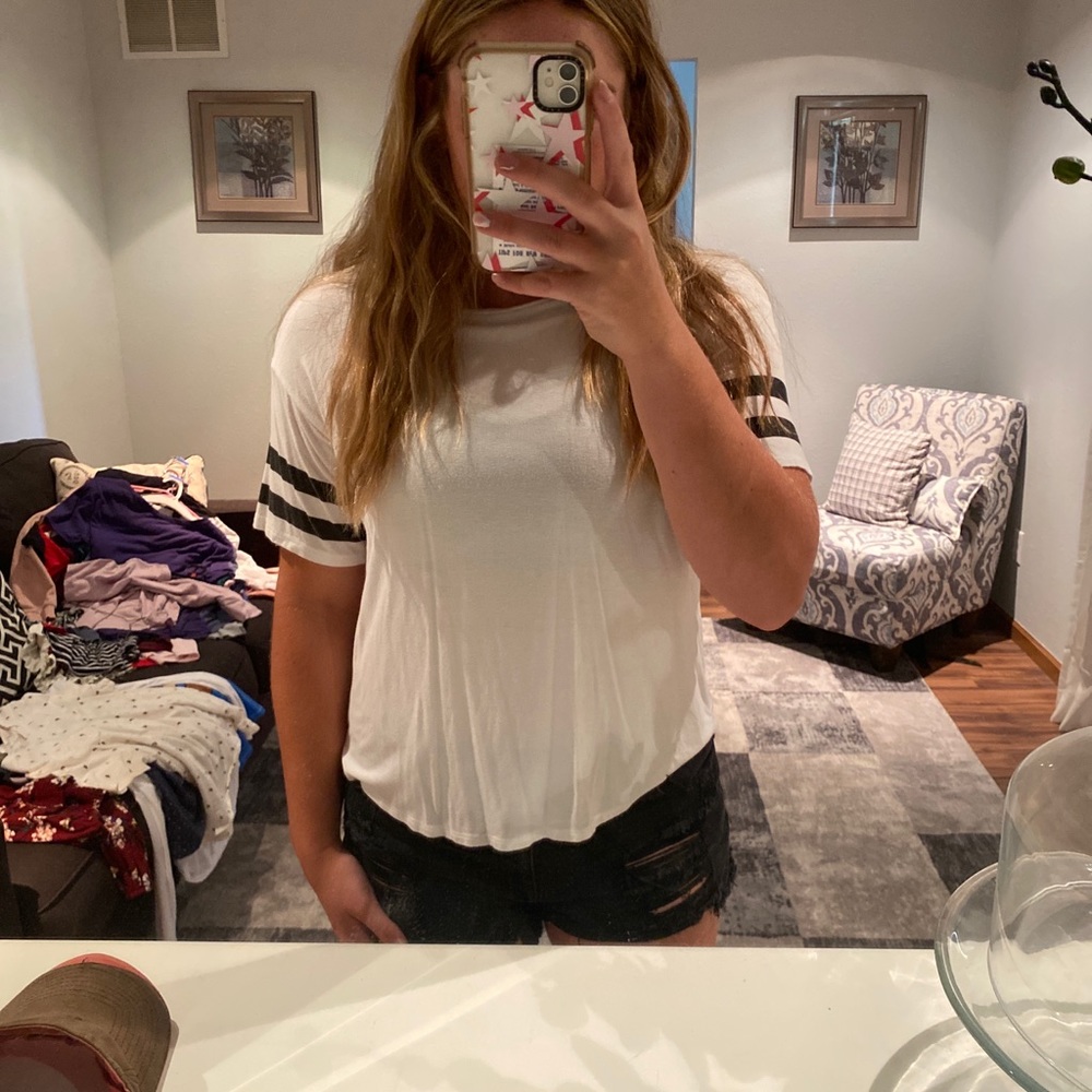 american eagle tee